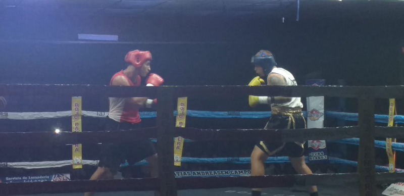 Octavo festival de boxeo en El Fort�n
